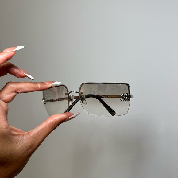 Vintage CHANEL silver 4092-B Sunglasses - Picture 5 of 7